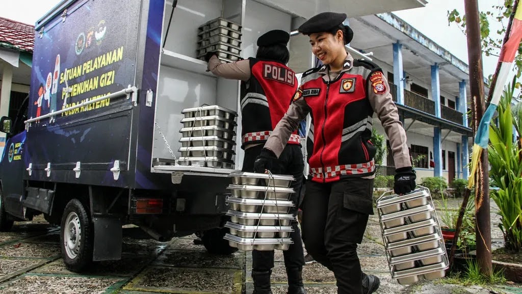 antarafoto satuan pelayanan pemenuhan gizi polda kalteng 1764833535 ratio 16x9