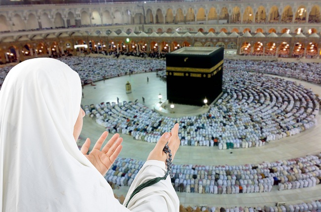 Tahu Gak? Ibadah Haji dan Umrah Yang Kita Lakukan Sekarang Ini Sebenarnya Mengikuti Jejak Langkah Seorang Perempuan Tahu Gak? Ibadah Haji dan Umrah Yang Kita Lakukan Sekarang Ini Sebenarnya Mengikuti Jejak Langkah Seorang Perempuan