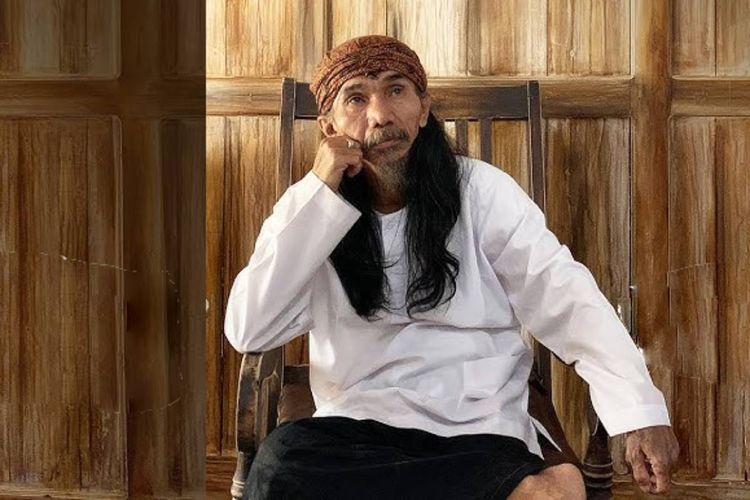 Kini Muncul Biografi dan Silsilah Mama Ghufron Yang Menyatakan Keturunan Dari Nabi Muhammad SAW Kini Muncul Biografi dan Silsilah Mama Ghufron Yang Menyatakan Keturunan Dari Nabi Muhammad SAW