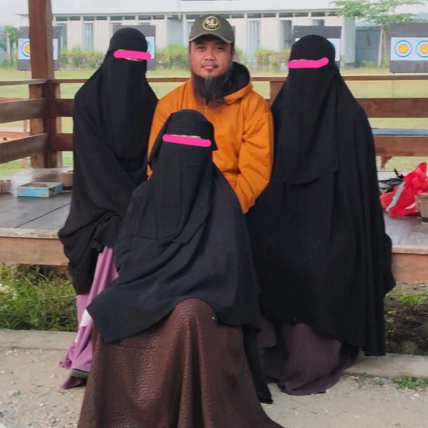 Belum Cukup Dengan 3 Istri, Paman Ini Lagi Nyari Istri Keempat di Grup Pesbuk whatsapp image 2026 05 20 at 22.40.08