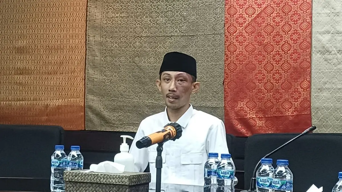 “Lupa Kasih Makan Sapi Online”, Alasan Anggota DPRD Jember Bermain Game CoC Saat Rapat yetai3v2p2