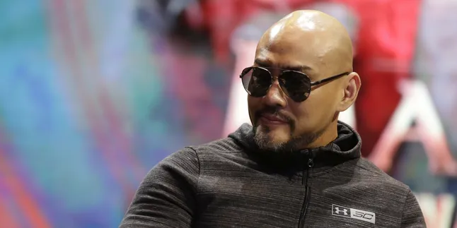 Deddy Corbuzier: Rokok Berbahaya Gak?, Kalau Berbahaya Lalu Kenapa Negara Tidak Melarang?
