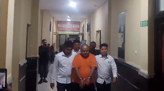 Tak Mau Dicerai, Seorang Ibu di Cianjur Relakan Anak Gadisnya Berhubungan Intim Dengan Ayah Tirinya Tak Mau Dicerai, Seorang Ibu di Cianjur Relakan Anak Gadisnya Berhubungan Intim Dengan Ayah Tirinya