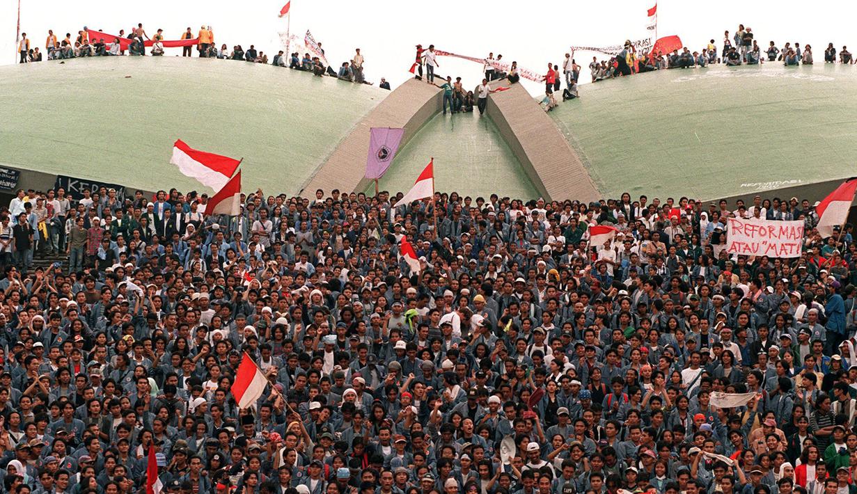 8748 elshintadotcom 20220518 055886600 1526867328 20180520 refleksi 20 tahun reformasi dalam jepretan kamera afp 1