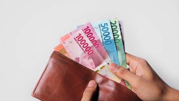 Kasihan Karena Rupiah Anjlok, Toko di Bandara Changi Singapura Sampai Beri Diskon Khusus Untuk WNI ilustrasi uang 1 169