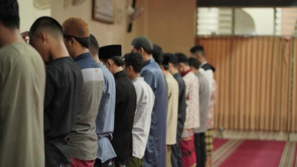 sholat berjamaah 169