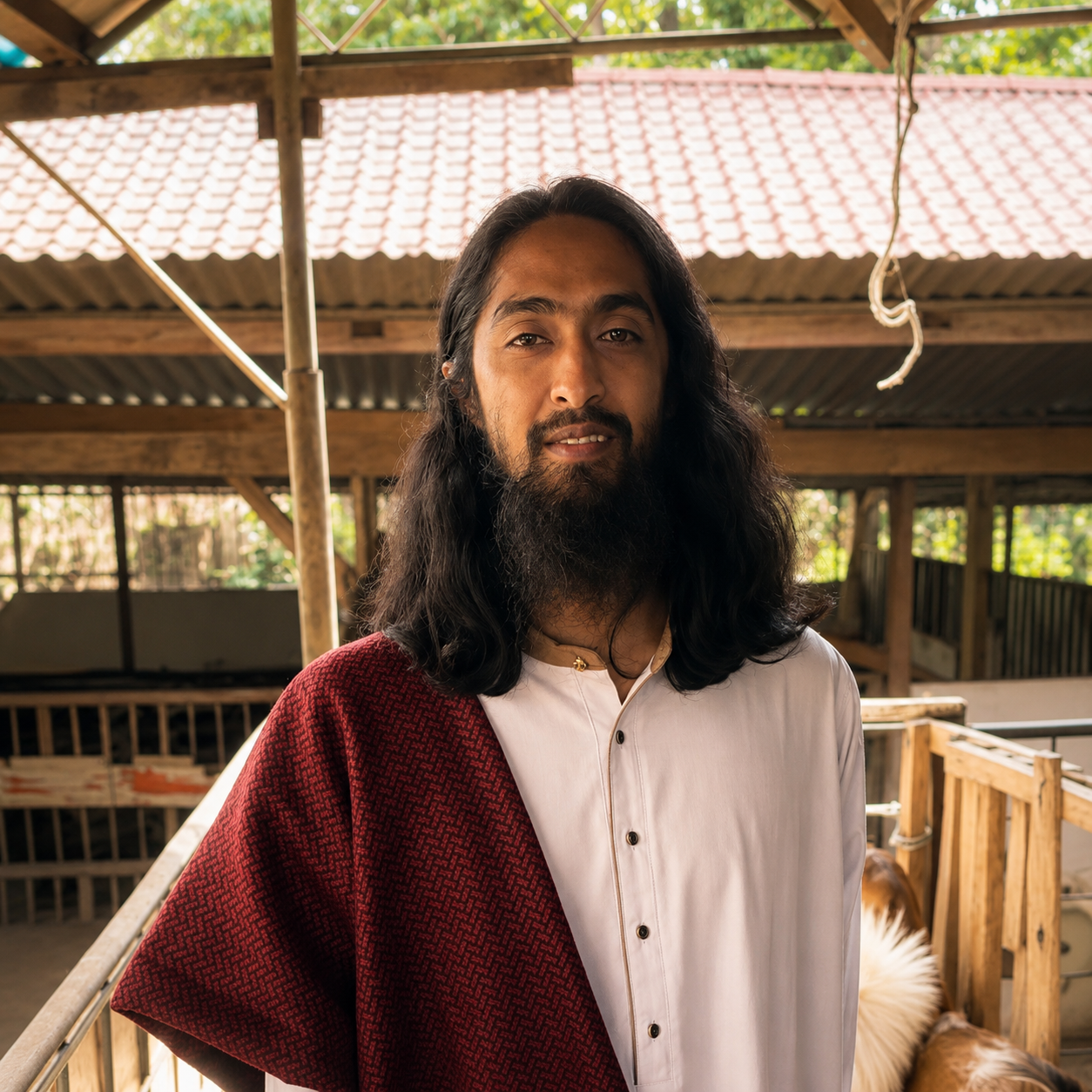 Pedagang Kambing di Batu ini Viral Usai Dianggap Mirip Dengan Yesus Tapi Muslim Pedagang Kambing di Batu ini Viral Usai Dianggap Mirip Dengan Yesus Tapi Muslim