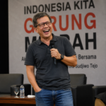Rocky Gerung: Lucunya Negeri ini, Peraturan Dosen Wajib S3 Disahkan Oleh Segerombolan Orang-orang Yang Cuma Lulusan Paket C Rocky Gerung: Lucunya Negeri ini, Peraturan Dosen Wajib S3 Disahkan Oleh Segerombolan Orang-orang Yang Cuma Lulusan Paket C