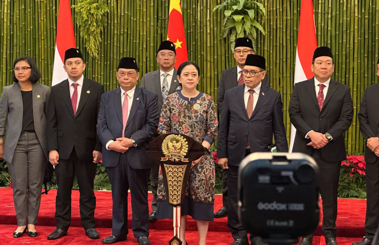 DPR Bingung, Tiba-tiba Prabowo Bentuk Universitas Republik Indonesia dan Lantik Pejabat Baru image