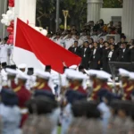 Upacara 17 Agustus Katanya Simbol Persatuan, Tapi Kenapa Rakyat Berdiri Kepanasan Sementara Pejabat Duduk Nyaman di Bawah Tenda? Upacara 17 Agustus Katanya Simbol Persatuan, Tapi Kenapa Rakyat Berdiri Kepanasan Sementara Pejabat Duduk Nyaman di Bawah Tenda?