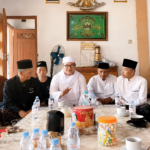 KH. Imad Kritik Gus Baha, Disebut Tidak Banyak Paham Soal Keagamaan KH. Imad Kritik Gus Baha, Disebut Tidak Banyak Paham Soal Keagamaan
