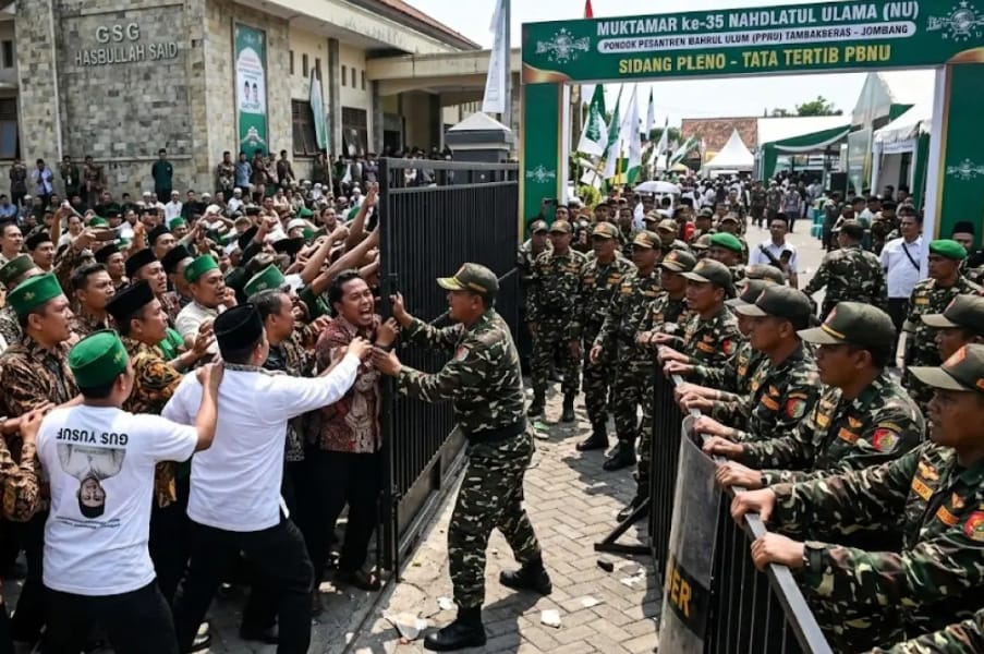 Muktamar ke-35 NU Ricuh: Massa Salah Satu Calon Ketua Umum Demo Maksa Masuk