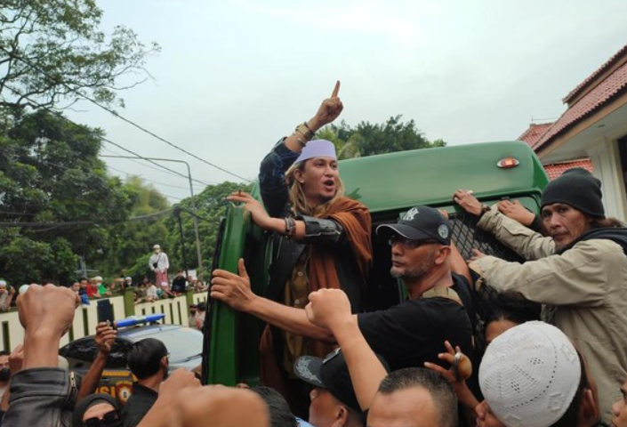 Demo Pabrik Miras, Bahar bin Smith: 7 Hari Tidak Tutup, Saya Akan Bakar! image