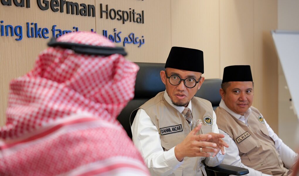 Wamenhaj Dahnil Bongkar Mafia Haji, Oknum KBIH Diduga Raup Puluhan Miliar wamenhaj dahnil di mekkah1 8896aeb3