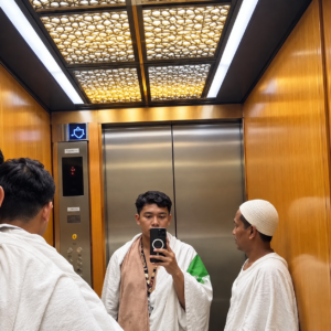 Muthowif Asal Indonesia ini Sindir Jamaah Umroh Lansia dan Sebut Banyak Merepotkan Orang Muthowif Asal Indonesia ini Sindir Jamaah Umroh Lansia dan Sebut Banyak Merepotkan Orang