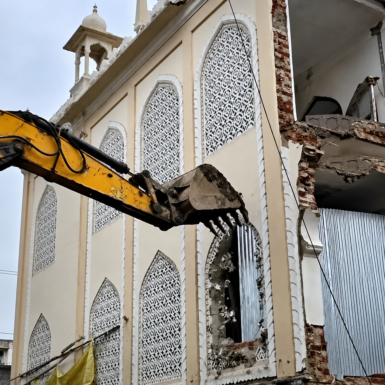 Nggak Kapok Dengan Adzab Banjir, Otoritas di India Merobohkan Masjid Dengan Alasan Pelebaran Jalan chatgpt image sep 3, 2026, 02 18 10 pm